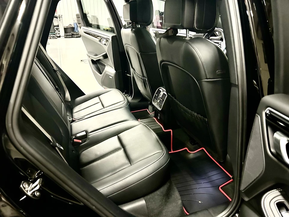 2024 Porsche Macan S - Image 20 of 27