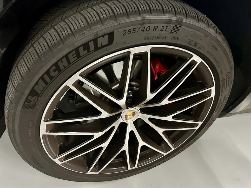 2024 Porsche Macan S - Image 15 of 27