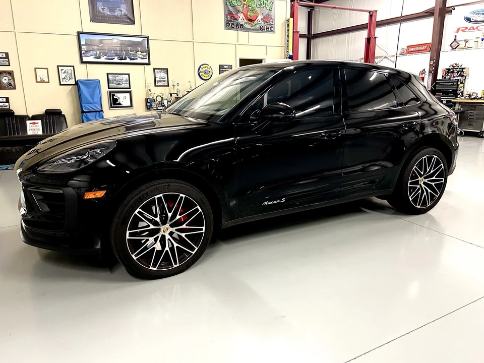2024 Porsche Macan S - Image 2 of 27