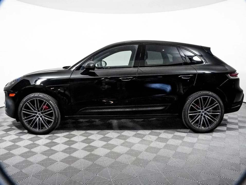 2024 Porsche Macan S - Image 2 of 4