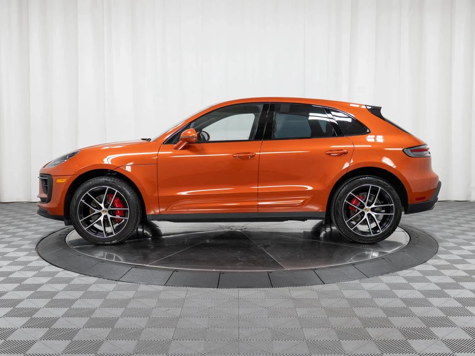 2024 Porsche Macan S - Image 2 of 4