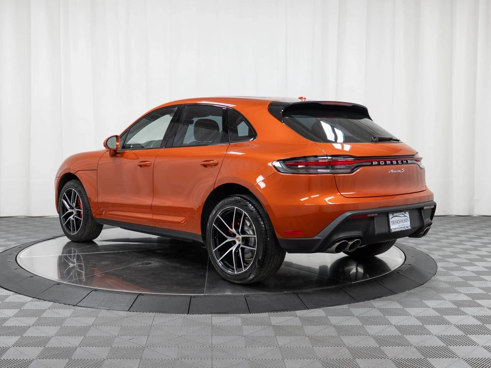 2024 Porsche Macan S - Image 3 of 4