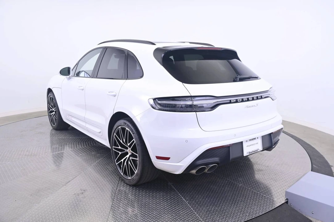 2024 Porsche Macan S - Image 3 of 4