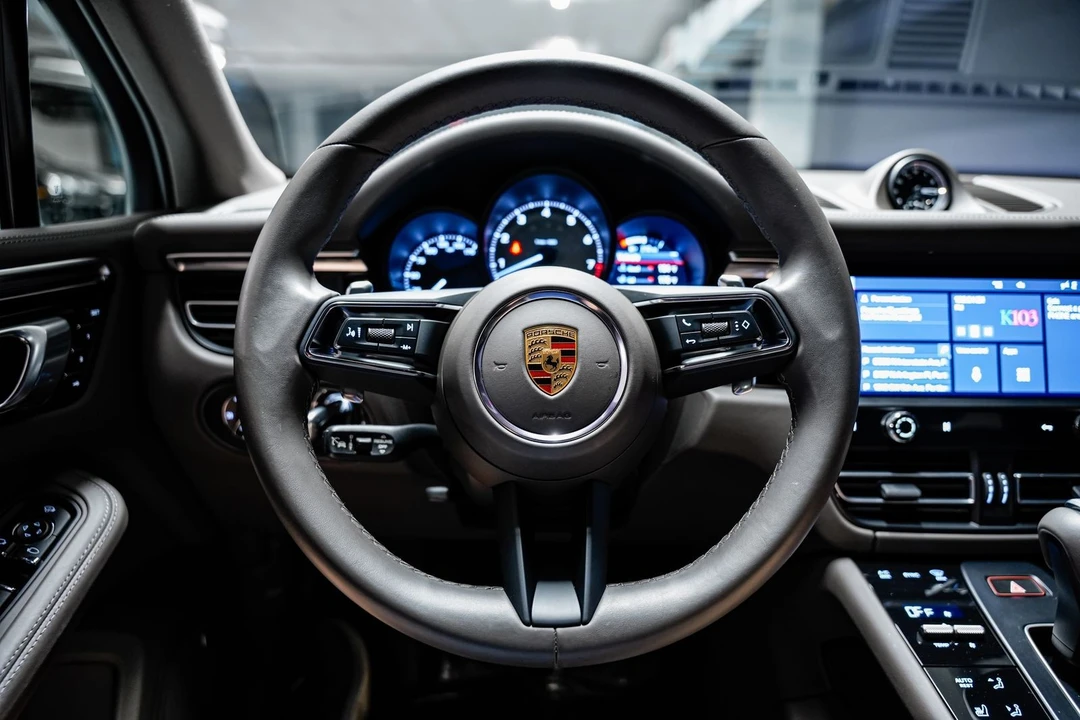 2024 Porsche Macan S - Image 10 of 31
