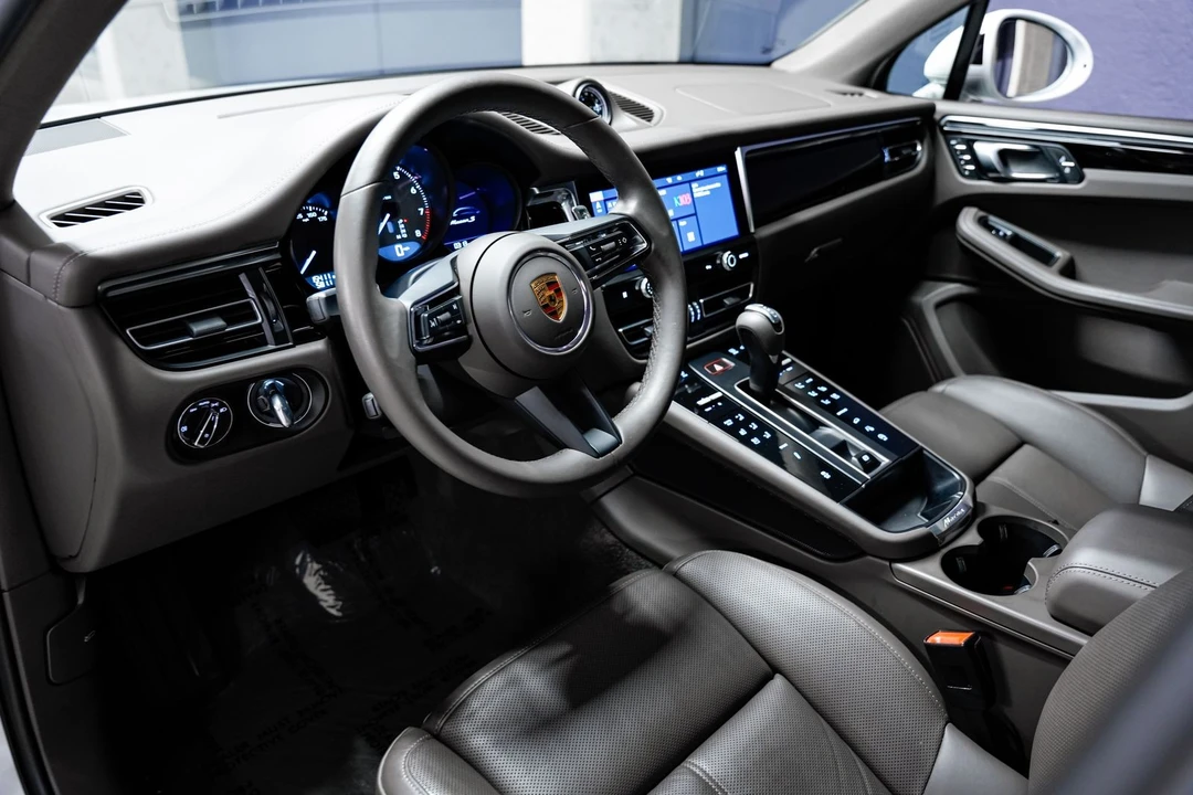 2024 Porsche Macan S - Image 20 of 31