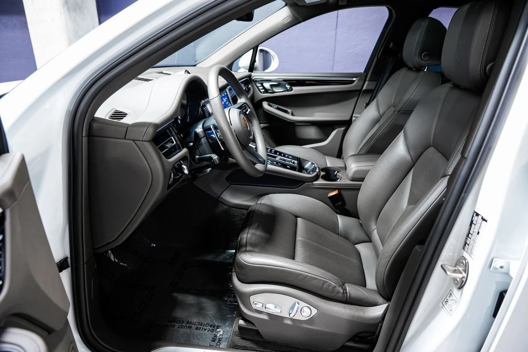 2024 Porsche Macan S - Image 21 of 31