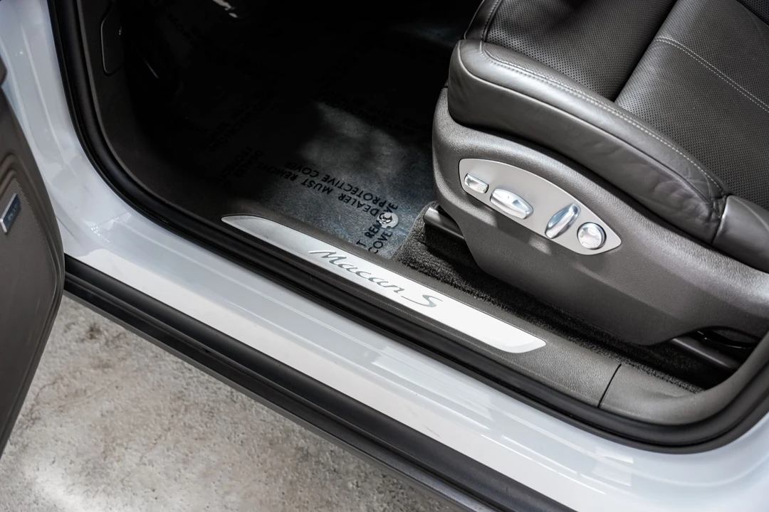 2024 Porsche Macan S - Image 23 of 31