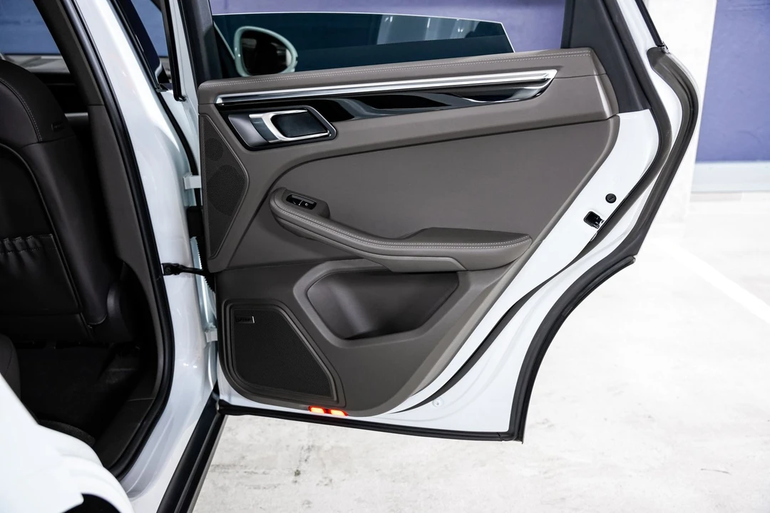 2024 Porsche Macan S - Image 31 of 31