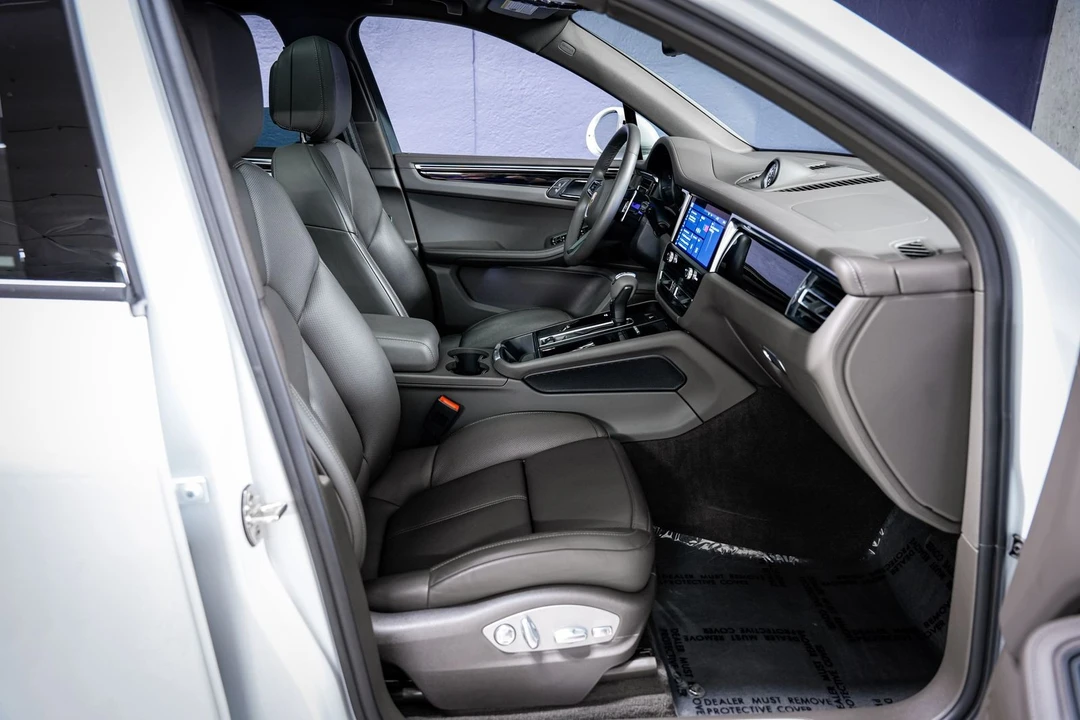 2024 Porsche Macan S - Image 28 of 31