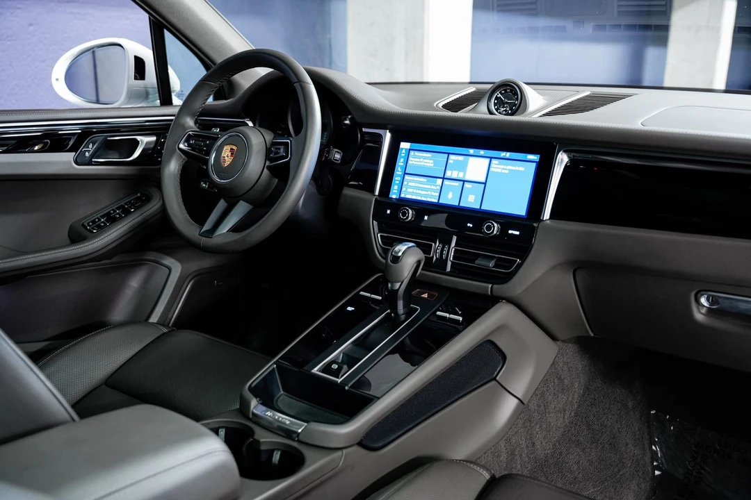 2024 Porsche Macan S - Image 30 of 31