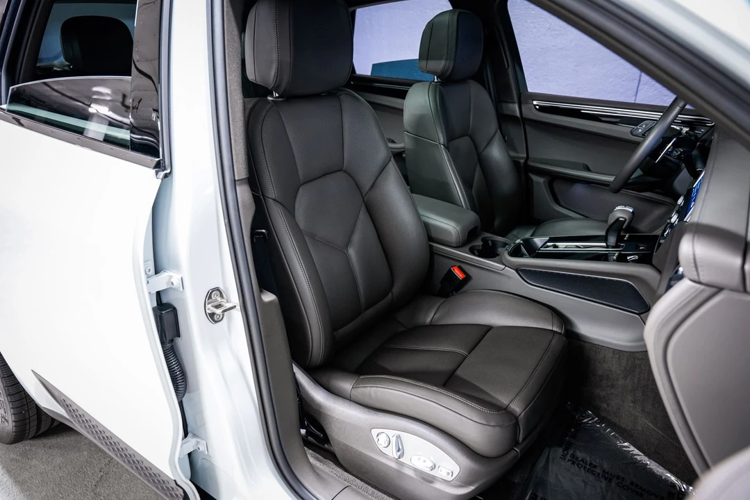 2024 Porsche Macan S - Image 27 of 31