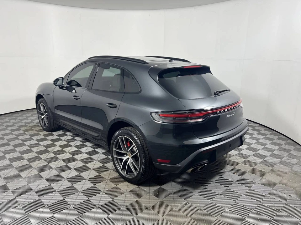 2024 Porsche Macan S - Image 3 of 4