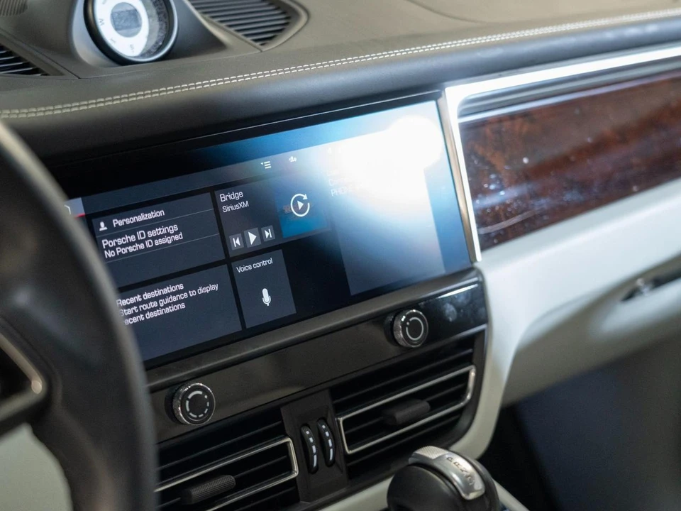 2024 Porsche Macan S - Image 22 of 28