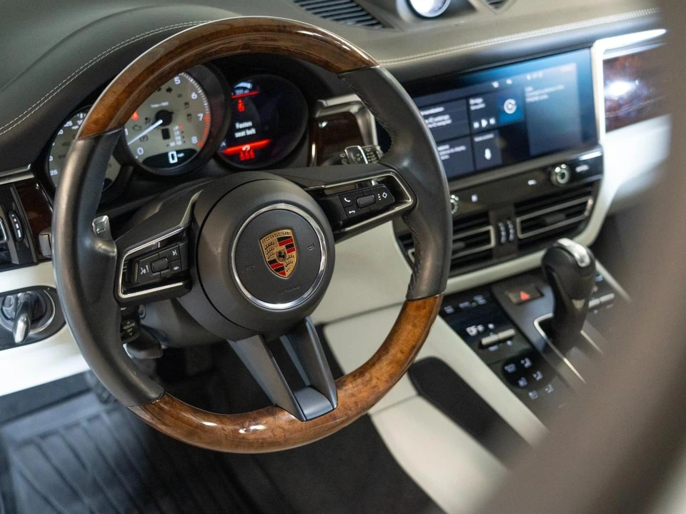 2024 Porsche Macan S - Image 16 of 28