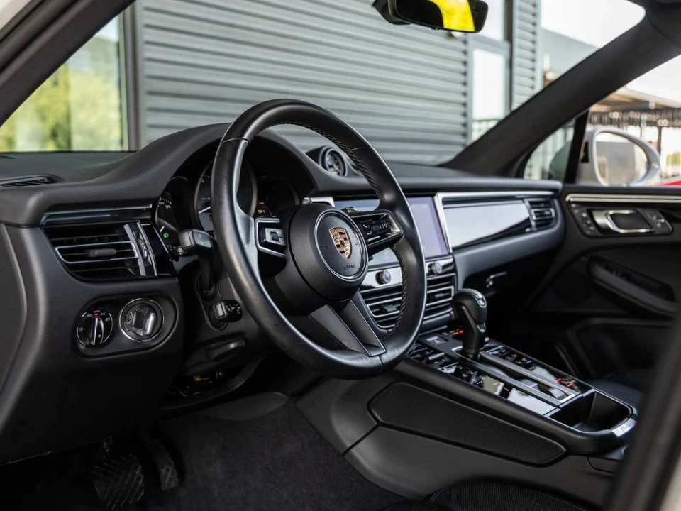 2024 Porsche Macan S - Image 4 of 4