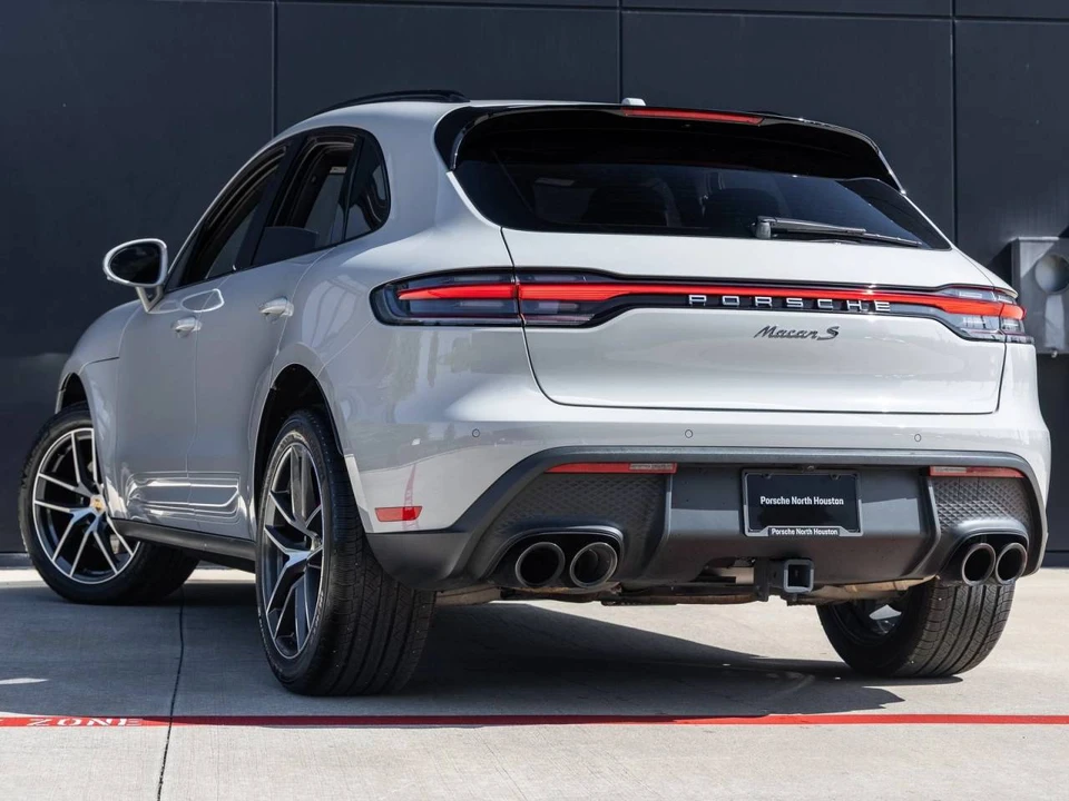2024 Porsche Macan S - Image 3 of 4