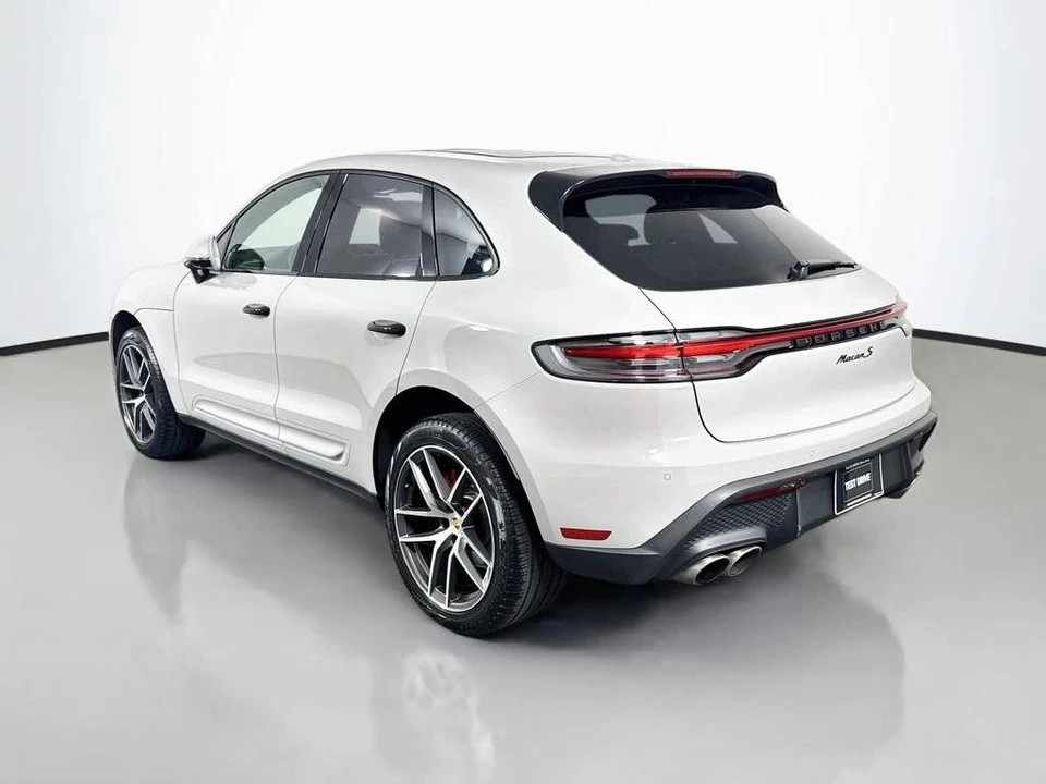 2024 Porsche Macan S - Image 3 of 4
