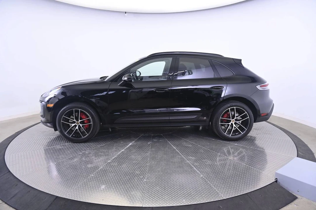 2024 Porsche Macan S - Image 2 of 4