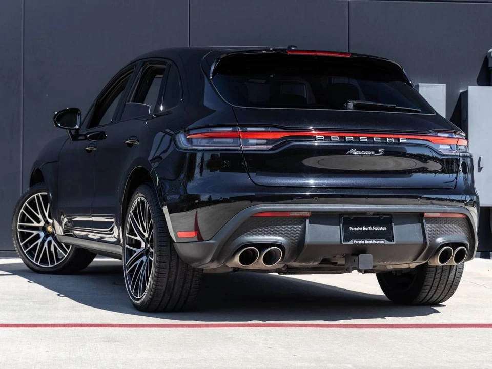 2024 Porsche Macan S - Image 3 of 4