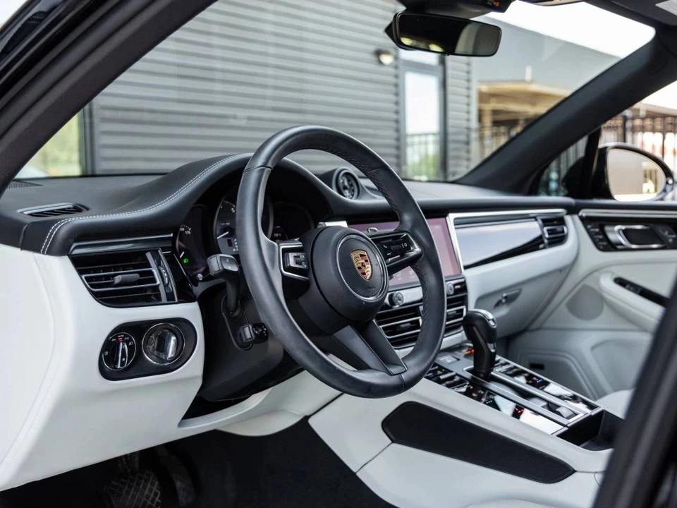 2024 Porsche Macan S - Image 4 of 4