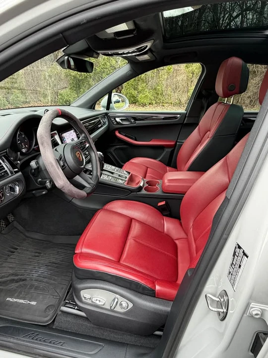 2024 Porsche Macan - Image 7 of 18