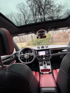 2024 Porsche Macan - Image 2 of 4