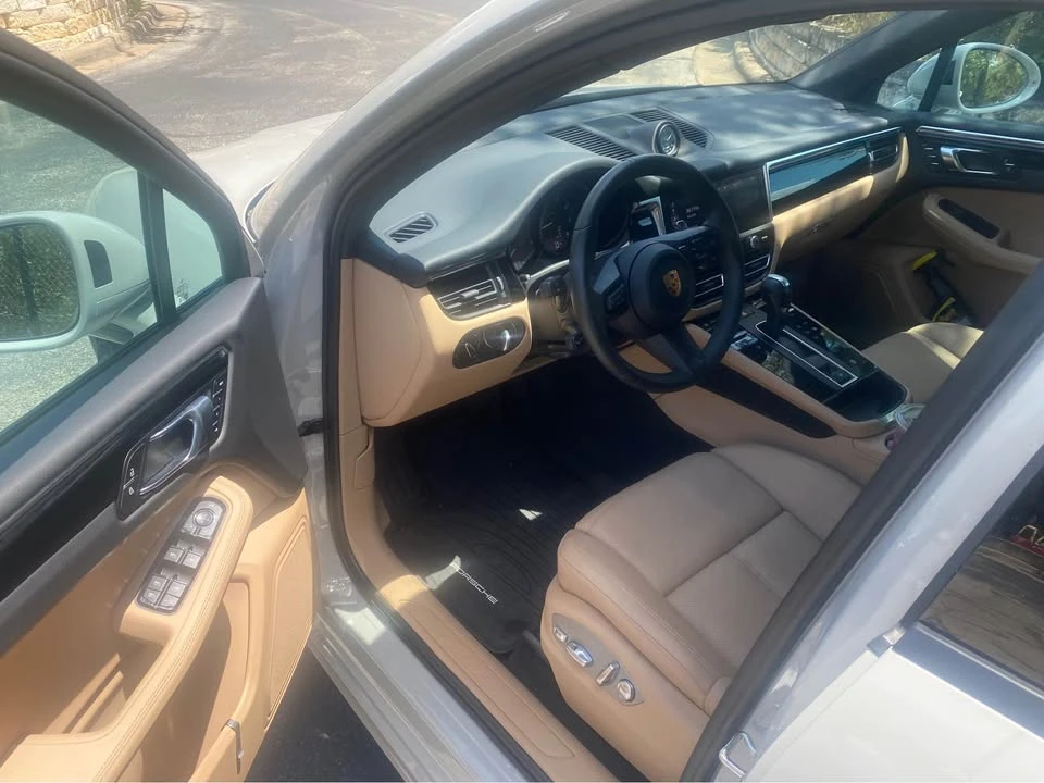 2024 Porsche Macan - Image 6 of 7