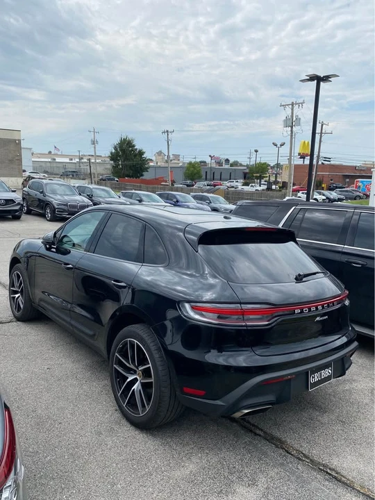 2024 Porsche Macan - Image 6 of 12