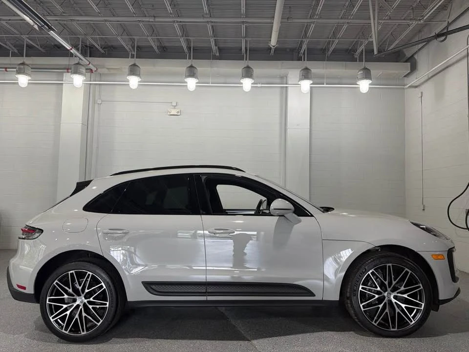 2024 Porsche Macan - Image 8 of 18