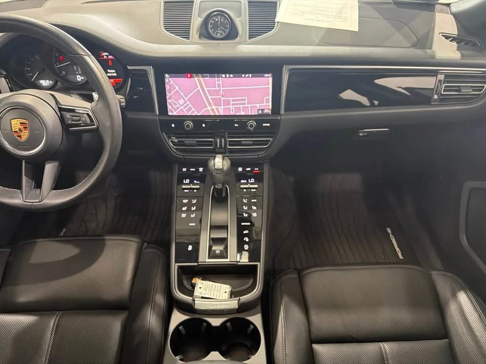 2024 Porsche Macan - Image 12 of 18