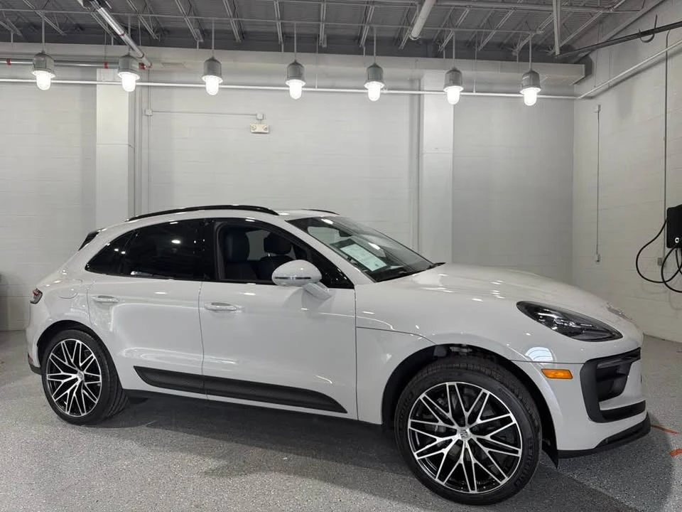 2024 Porsche Macan - Image 9 of 18