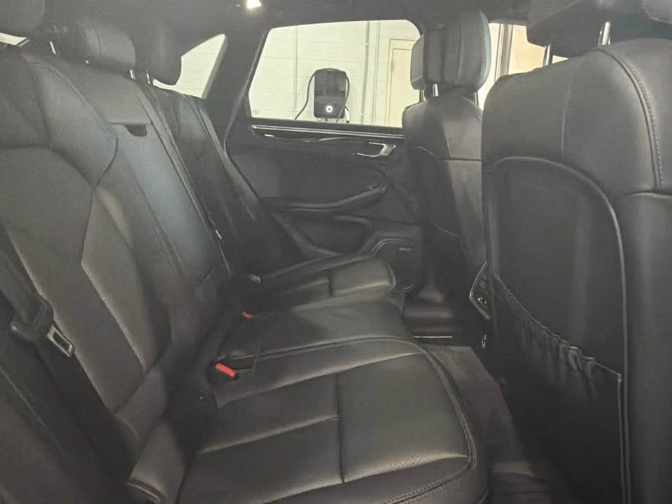 2024 Porsche Macan - Image 15 of 18