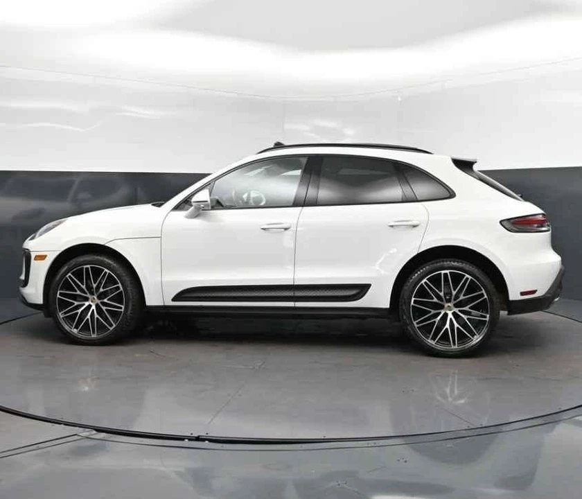 2024 Porsche Macan - Image 4 of 10
