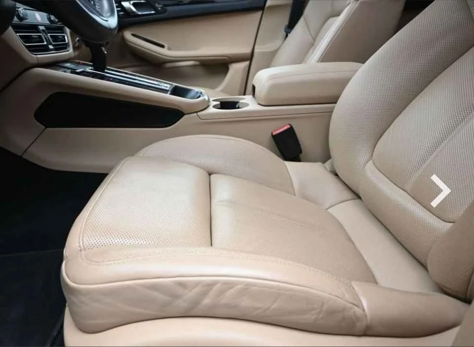 2024 Porsche Macan - Image 8 of 10