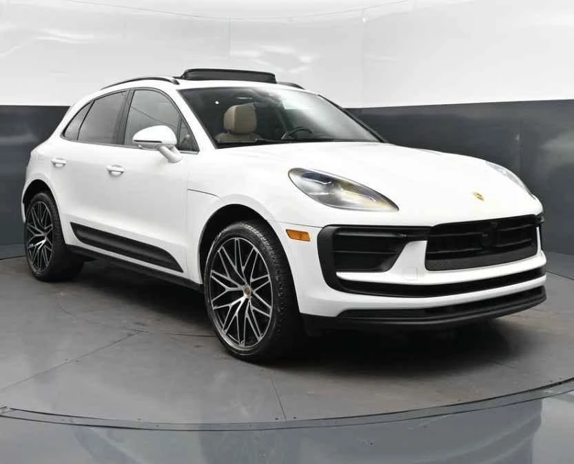 2024 Porsche Macan - Image 6 of 10