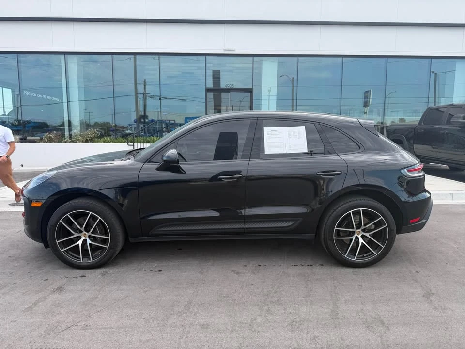 2024 Porsche Macan - Image 3 of 9