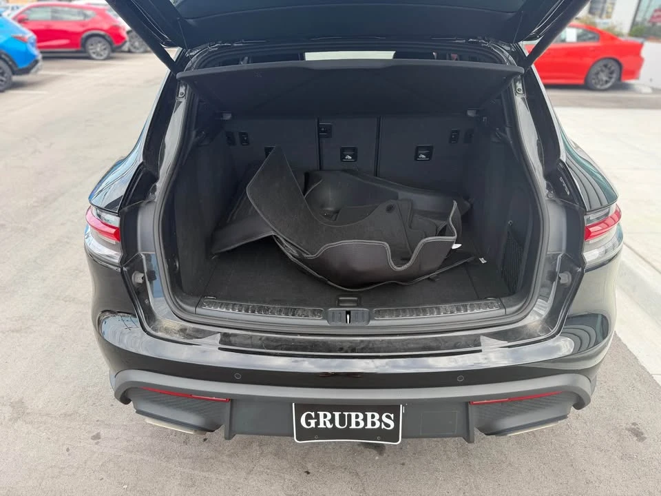 2024 Porsche Macan - Image 5 of 9