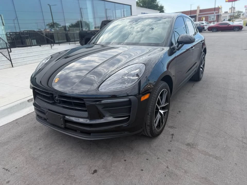 2024 Porsche Macan - Image 2 of 9