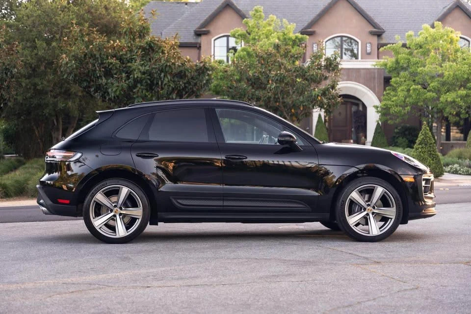 2024 Porsche Macan - Image 6 of 10