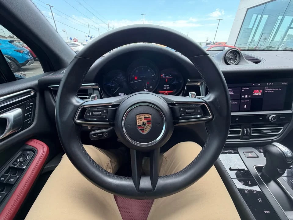 2024 Porsche Macan - Image 8 of 9