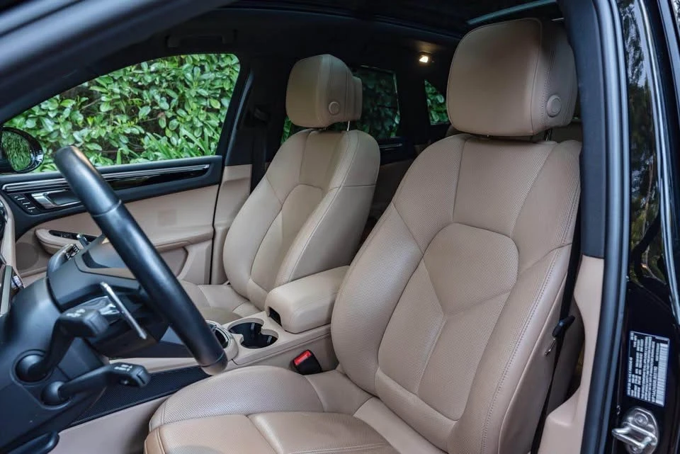 2024 Porsche Macan - Image 8 of 10