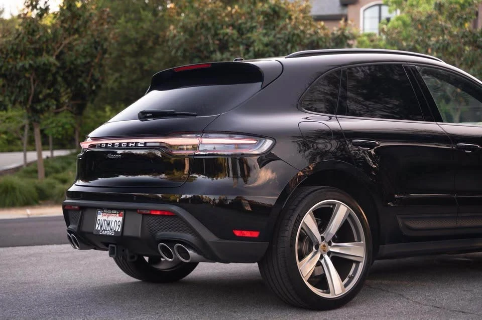 2024 Porsche Macan - Image 10 of 10