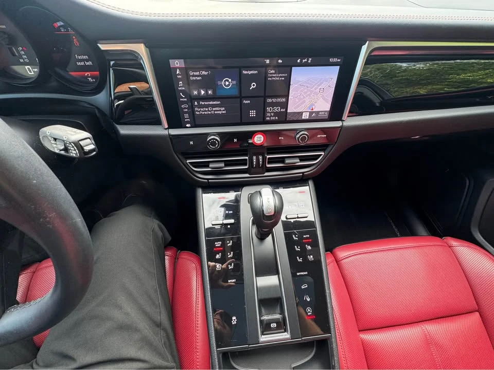 2024 Porsche Macan - Image 5 of 11