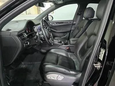 2024 Porsche Macan - Image 17 of 20