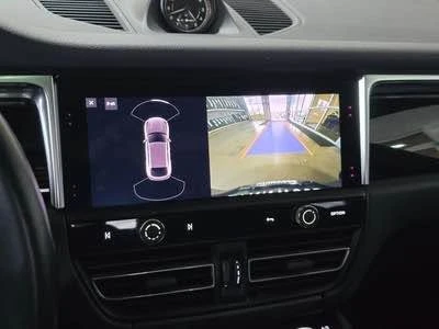 2024 Porsche Macan - Image 11 of 20