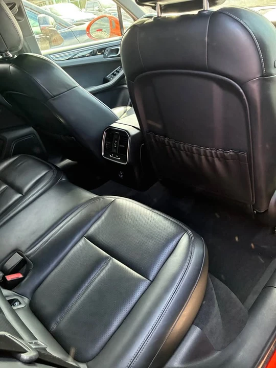 2024 Porsche Macan - Image 8 of 10