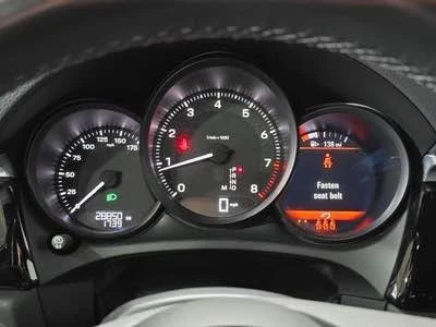 2024 Porsche Macan - Image 10 of 20