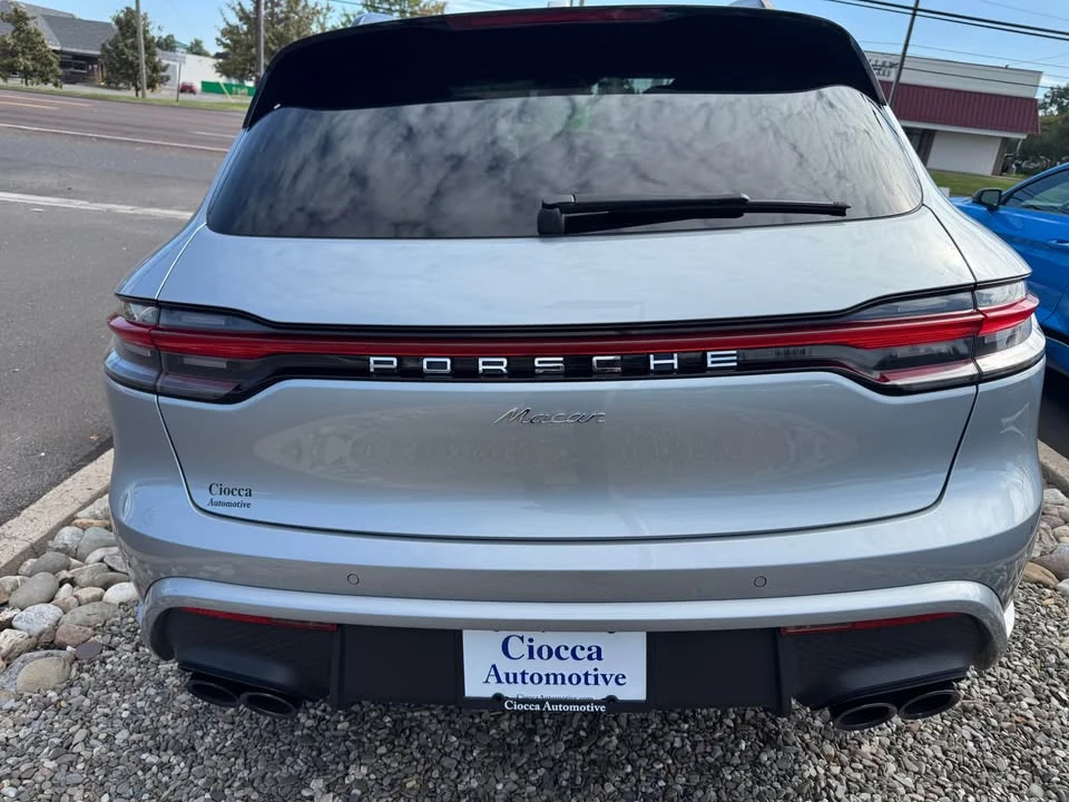 2024 Porsche Macan - Image 11 of 11