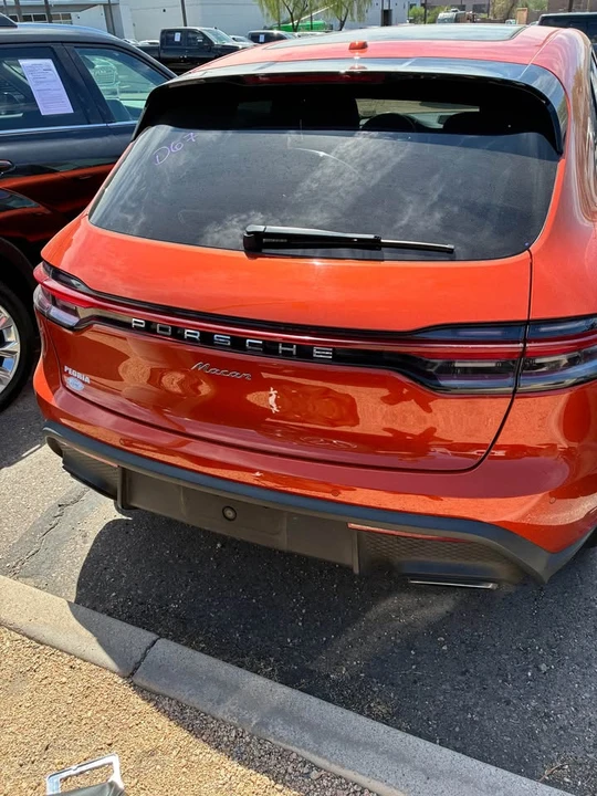 2024 Porsche Macan - Image 6 of 10