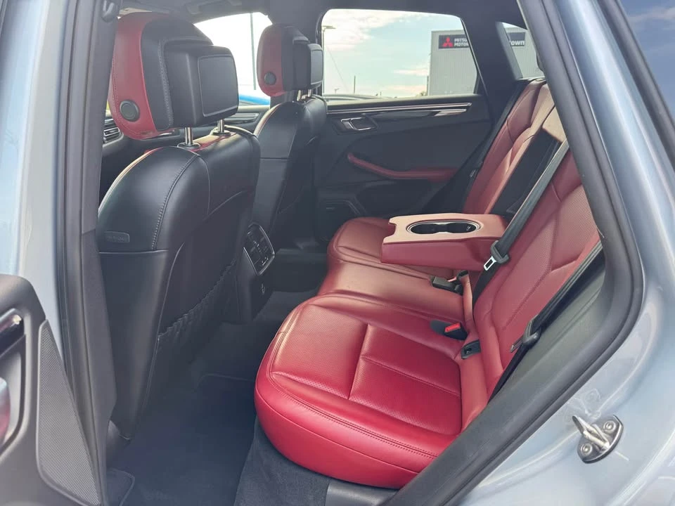 2024 Porsche Macan - Image 6 of 11
